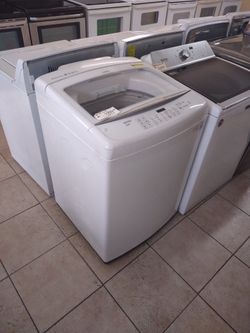 LG. HUGE  4.4 Cubic Foot Top Loading Washer