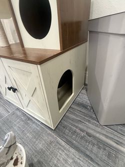 Cat Tree with Hidden Litter Box Enclosure