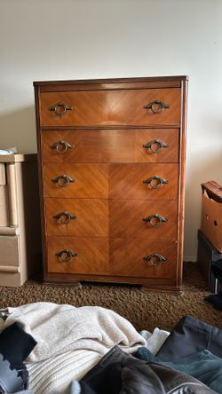 5 Drawer Wooden Dresser