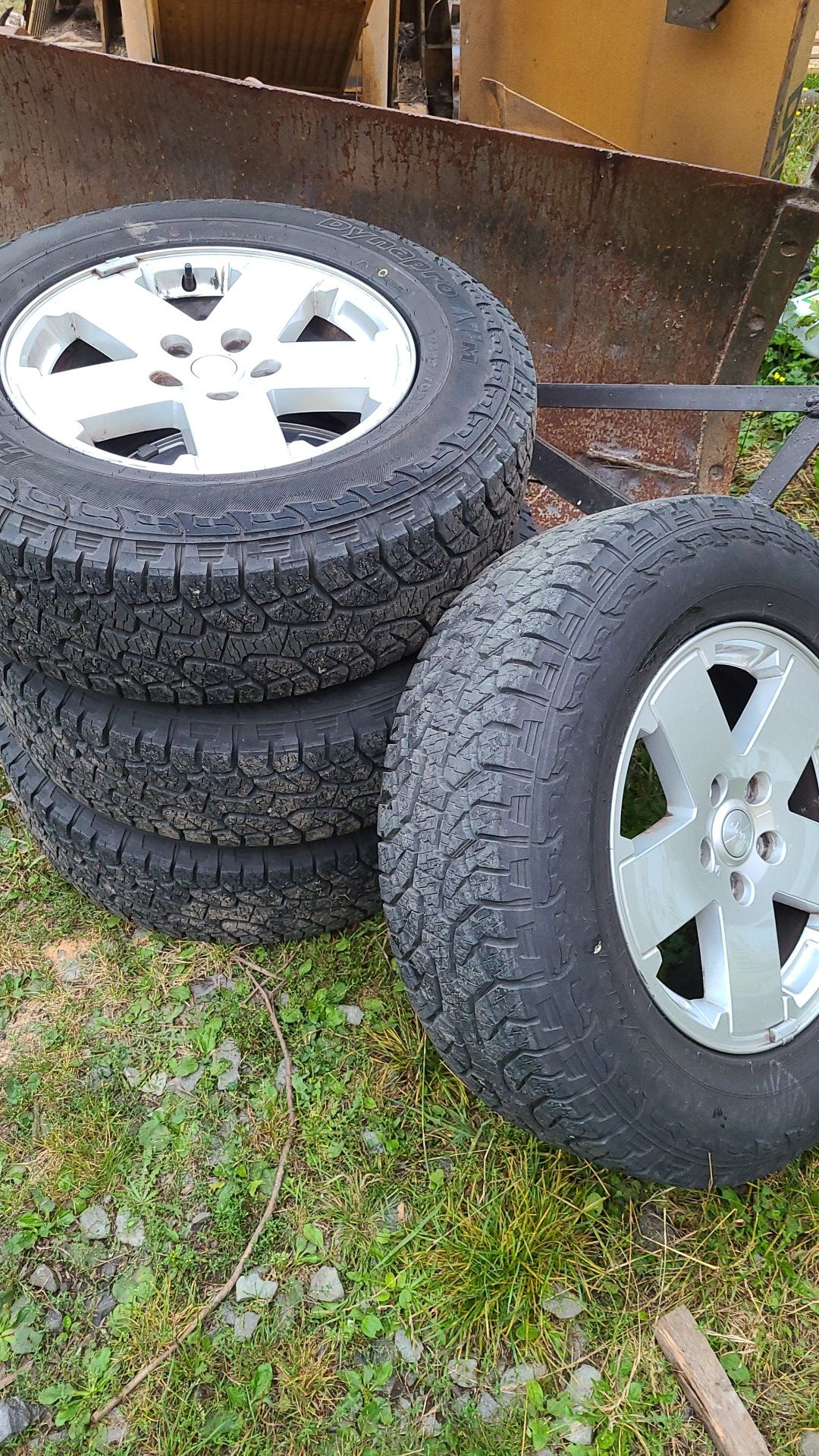 Jeep tires and wheels 90%