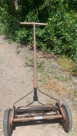 Antique lawnmower-craftsman 1230172 works good