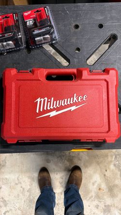 Milwaukee 3/8 socket set 43 piece