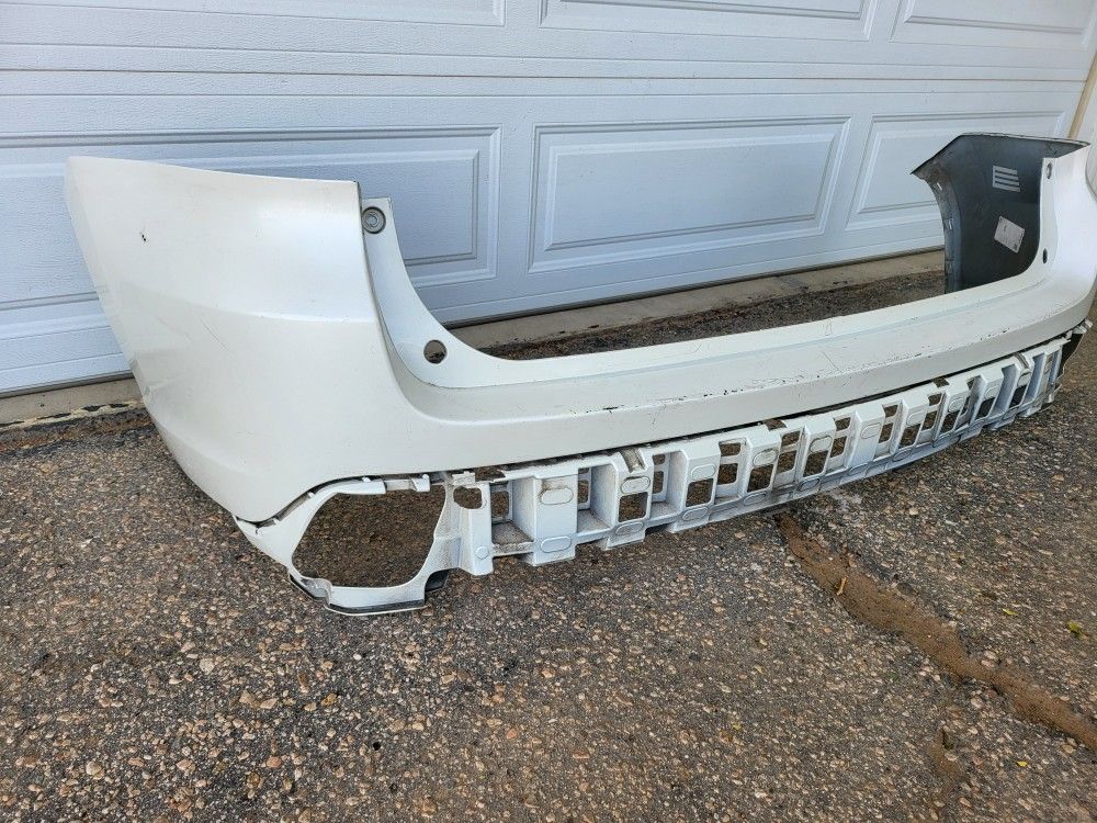 2014 - 2019 Toyota Highlander Rear Bumper Cover Oem 