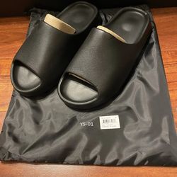 Yeezy ys01 slide size 12