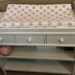 Wood Changing Table FREEE!