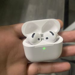 Airpod Pro 4  with active noise Cancelation 