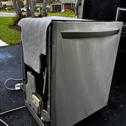 LG Diswasher . Price Including Delivery 
