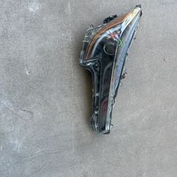 OEM 2019 - 2024 Toyota Corolla Sedan / Corolla Hatchback HB Right Headlight
