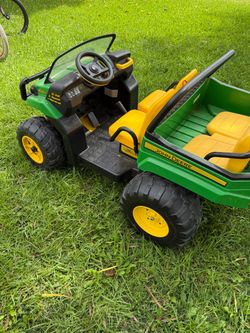 John Deere XUV 12V Kids Ride-On Gator