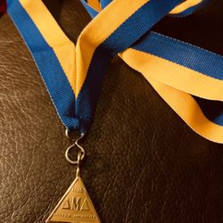 1918 BOSTON UNIVERSITY FRATERNITY GOLD MEDAL w/ MAYFLOWER SHIP on Reverse Side