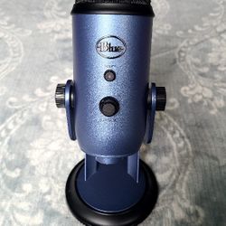 Blue YETI USB Mic w/Stand