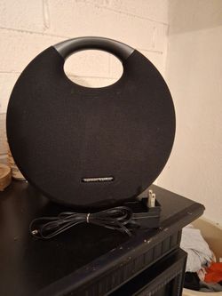 Harman/Kardon  Bluetooth speaker with charger