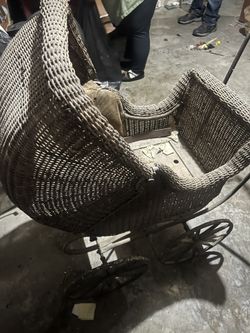 Victorian Wicker Carriage 