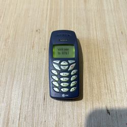 NOKIA Vintage Mobile Phone Model:1260 (AT&T) “UNTESTED”w/Charger Powers On Read!