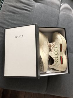Size 44 Gucci sneakers