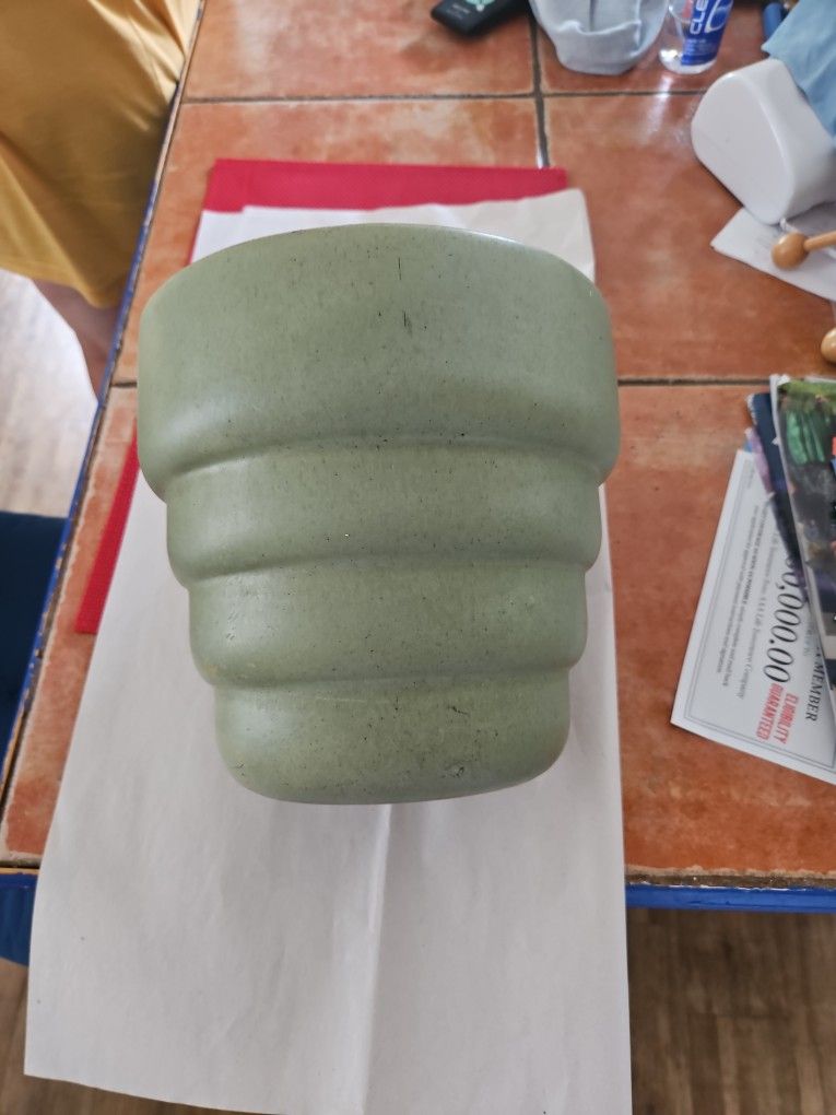 Hanger Flower Pot (Bee Hive)