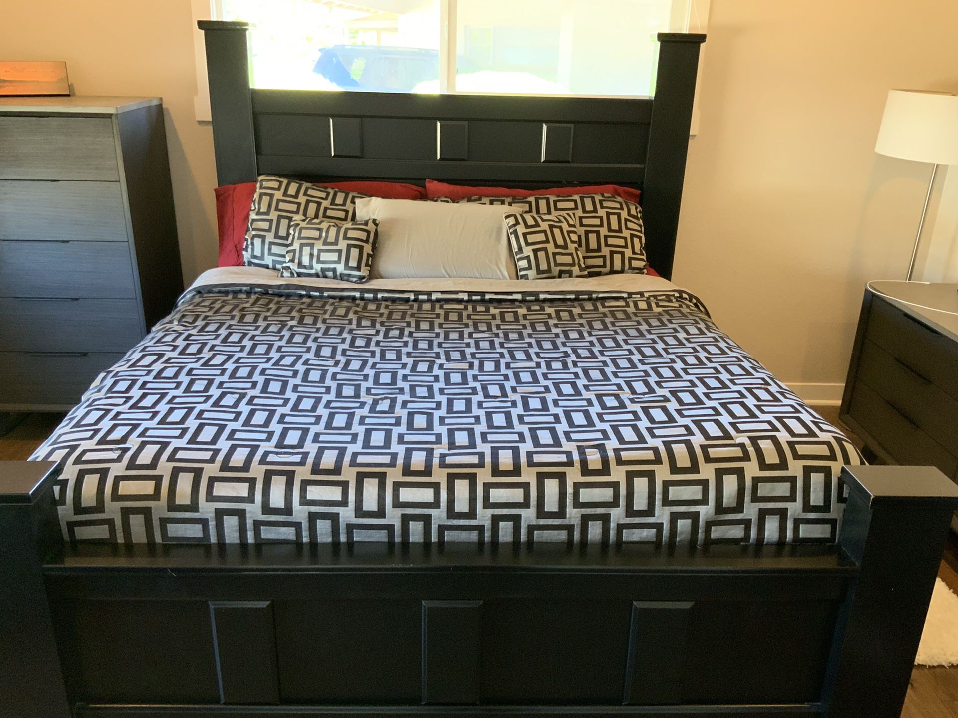 King Size Bed (Last day for this listing) Price is Negotiable {contact info removed})