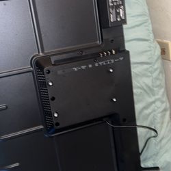 Hisense  Roku 40”in Smart tv