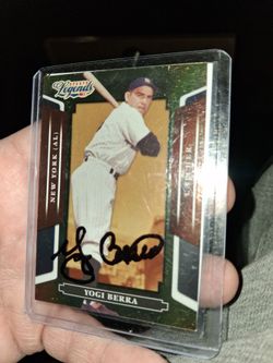 SIGNED YOGI BERRA BASEBALL CARD COA