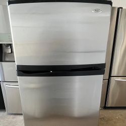 WHIRLPOOL 21.7 CU. FT. FREESTANDING TOP-FREEZER REFRIGERATOR