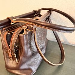 Embossed Paraguay Leather Purse