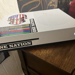 Xbox 1(with Games Headset And Controller)