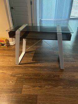 Desk table
