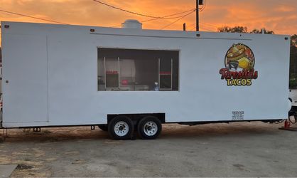 Food Trailer for Sale – Fully Equipped – 28’8” × 8’