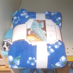 2 Piece Fleece Pajama Set.