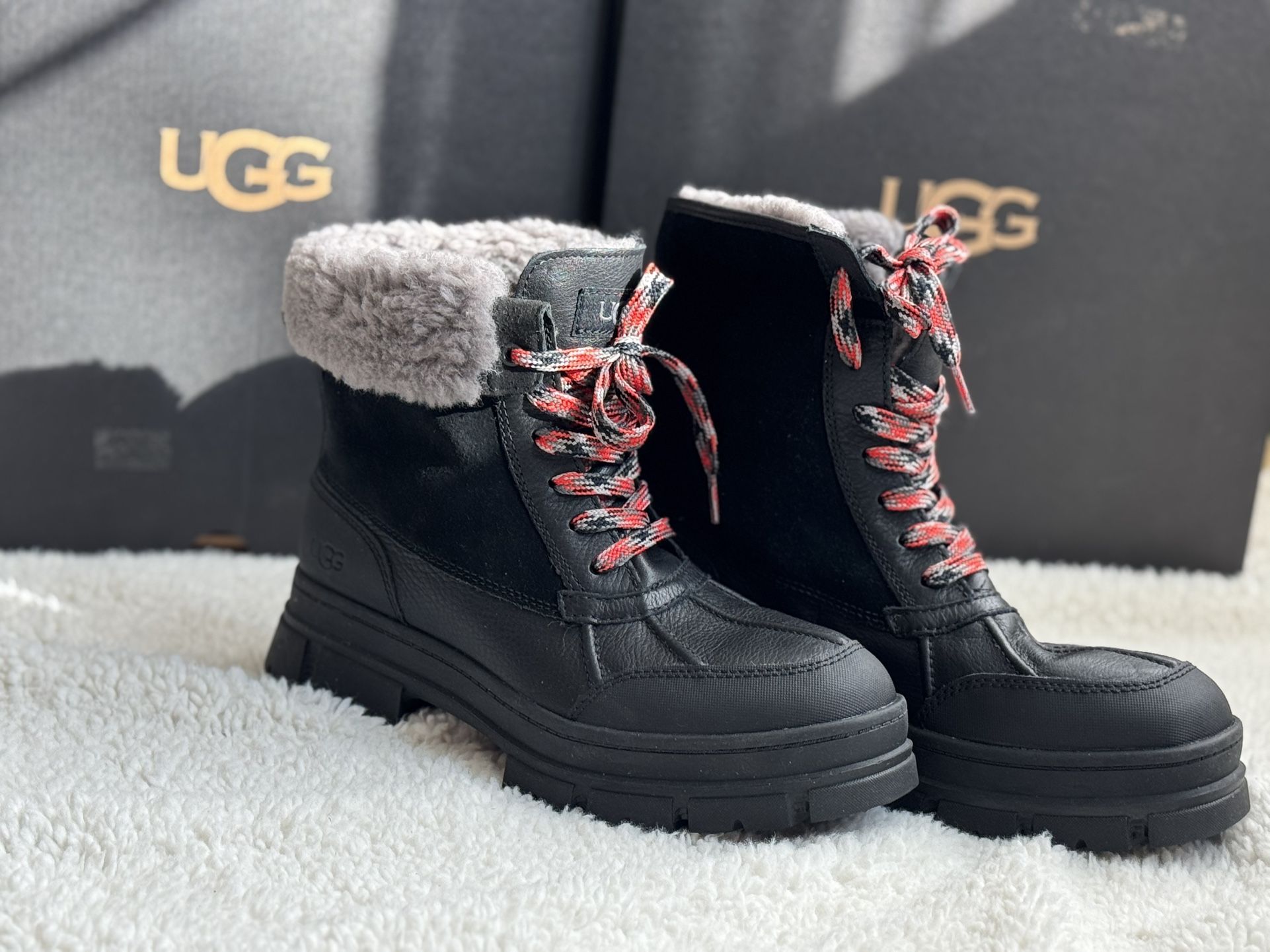 NEW UGG Ashton Addie Black Size9
