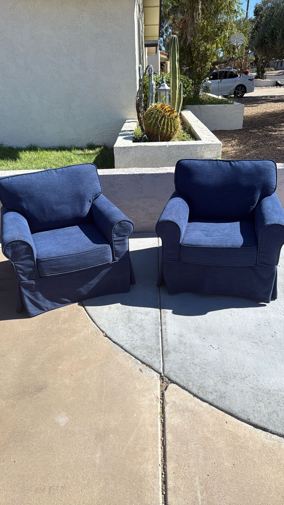 2 Custom Living Room Chairs W/changeable Covers