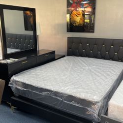 Queen Black/Gold Bedroom Set 