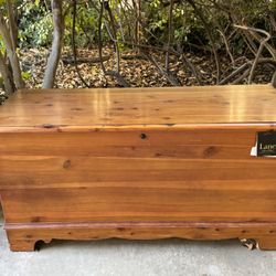 Vintage Lane Wooden Cedar Chest Storage Bench Blanket Box Furniture