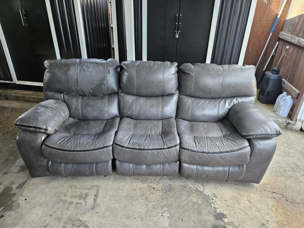 Free Reclining Couch