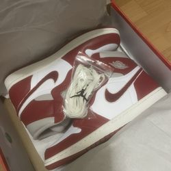 Air  Jordan 1 W Newstalgia chenille Size 10.5w 9M