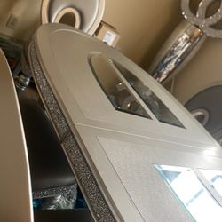 Bling Bling, Dinette Set