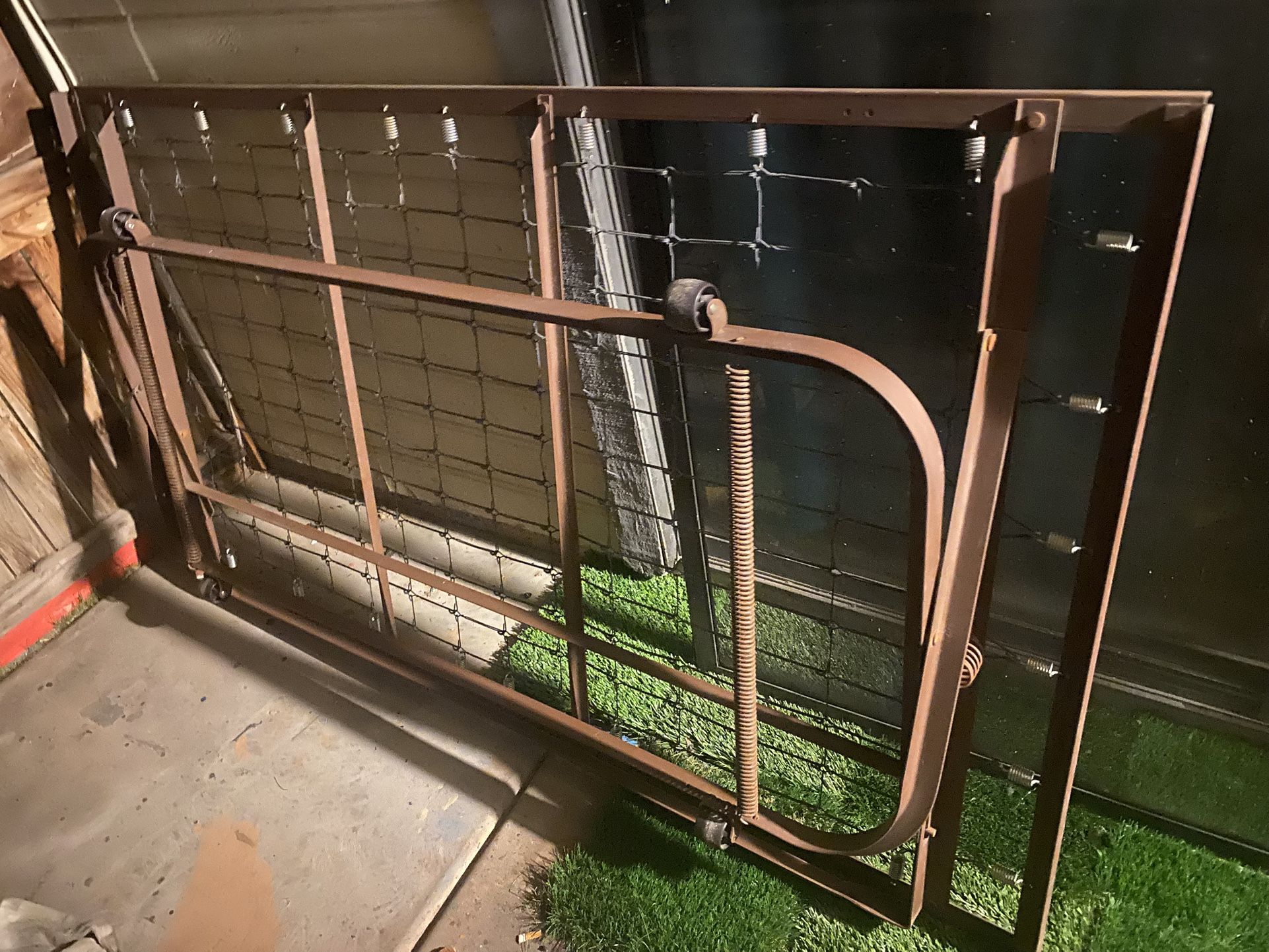 Vintage Metal Twin Sized Trundle Bed Frame
