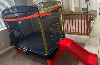 Kids Trampoline with Safety Net and Slide