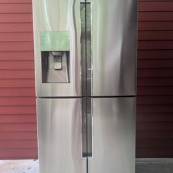 Samsung French Door Refrigerator Counter-Depth Triple Cooling 22.5 cu ft RF23J9011SR/AA
