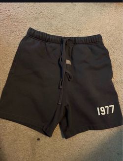 1977 essential shorts