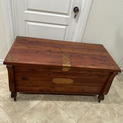 Vintage Cedar Chest Oakland Furniture Co