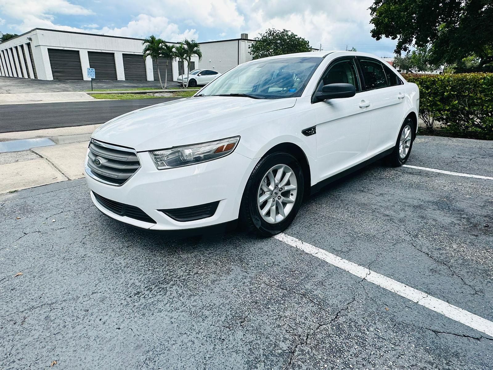 2014 Ford Taurus