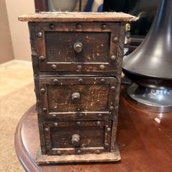 Very Small Three Drawer Decor