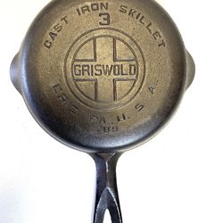 Antique Griswell cast-iron #3 skillet/pan has a slight wobble-709
