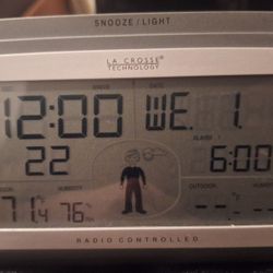 LA Cross Technology Radio Controlled Atomic Clock 