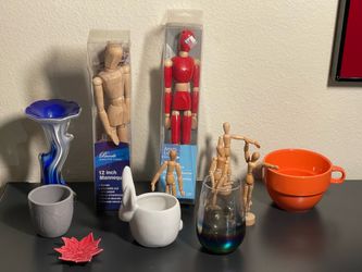 Bundle sale , vases and crafts stuff