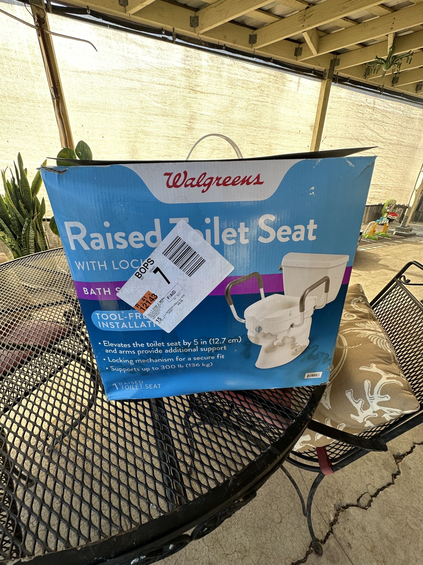 RAISED TOILET SEAT / WALGREENS