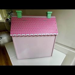 Doll House Need A Little Repair On The Door And One Window Otherwise In Good Condition  $20 Or Trade For A Box Of Huggies Wipes