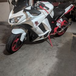 2011 Kawasaki Ninja 100p