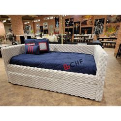 Twin  Size Daybed With Trundle // Mattress Sold Separately 